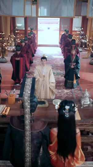 Crown in Hand, Foes at My Feet Episode 9