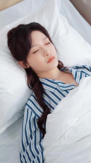 攻略游戏：我横扫所有白月光 第11集
