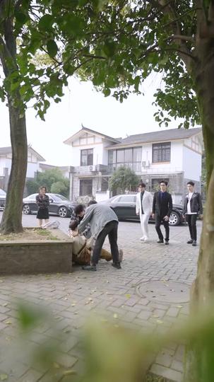 Kehangatan dari Tiga Kakak Episode 2