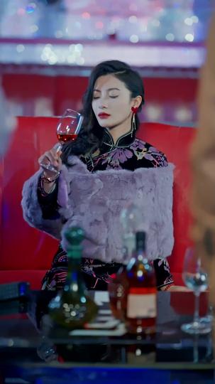 The Night She Rose Episode 2