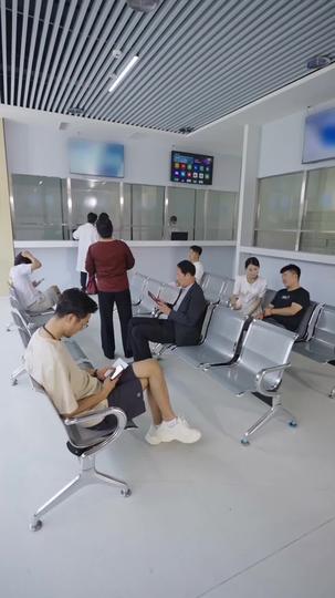 斷絕關系後,三個姐姐跪地求饒 第6集