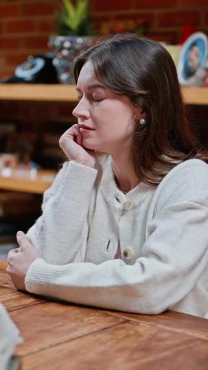 Aime-moi, Blesse-moi Épisode4