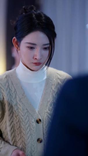 Divorced Yet Dazzling: The Disguised Heiress（DUBBED） Episode 7