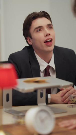 Falling for Him Again: Intern or CEO? Episode 3