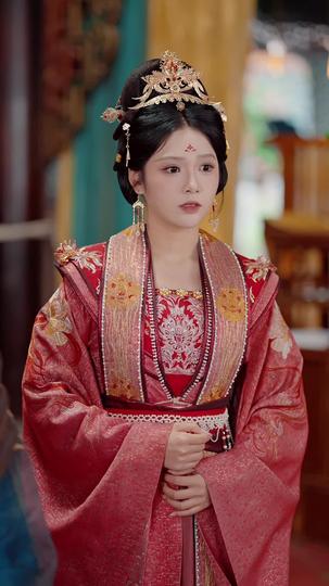 I Planned Rebellion, She Offered Me Her Throne Episode 4