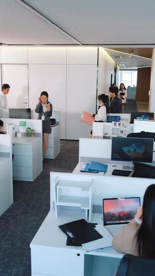 准时下班后，公司天塌了 第2集