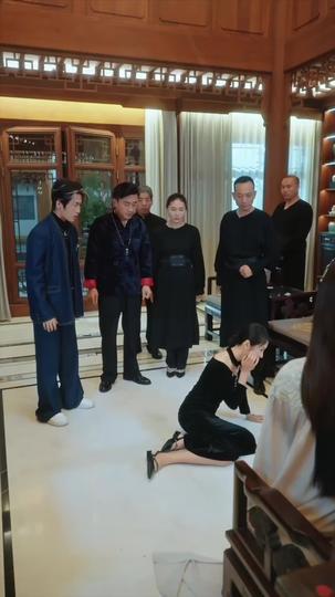 ผู้มาเยือนจากอดีต(พากย์ไทย) ที่8ตอน