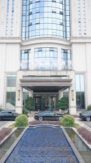 潜龙出山,有眼不识金镶玉 第4集