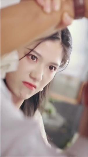 Istriku Perlu Dimanjain Episode 10