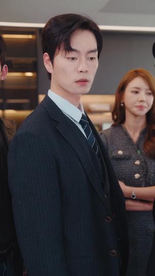 After the Divorce, My Three Brothers Spoil Me Episode 8