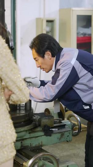 False Sparks: The Expert Who Wasn't Episode 3