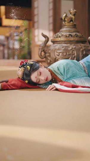 She Returns Crowned in Flames Episode 1