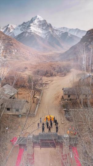 逃婚進山，撿個神仙老公 第1集