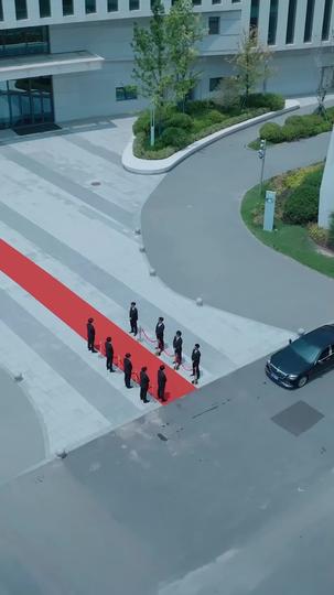 Cast Aside, Crowned Anew Episode 1