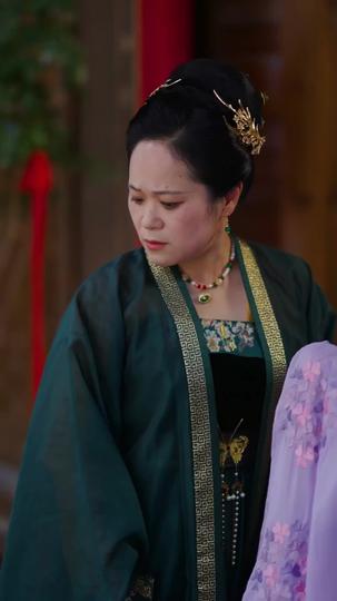 เปลวเทียนสาดส่องอาภรณ์แดง ที่2ตอน