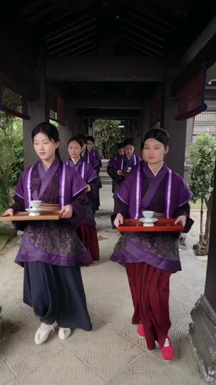 Sau Khi Hòa Ly, Ta Cầm Trường Thương Ra Trận Tập 7