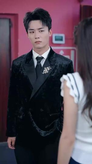 Do Simplório ao Sigma: Rico, Solteiro e Desejado (Dublado) 5Episódio