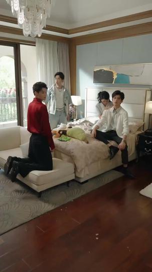 Heart on Fire, Eyes on Him Episode 3