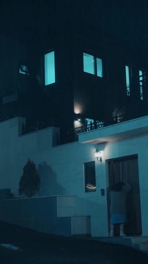 契約結婚：總裁娶一送二 第1集