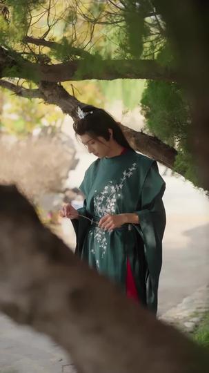 Out of the Spotlight, Into Her Arms Episode 9