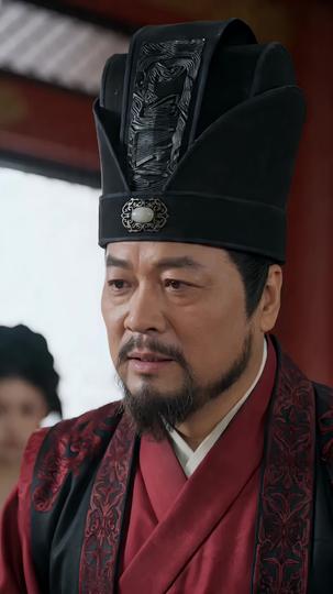 生下猫崽后，我被皇帝追着宠 第3集