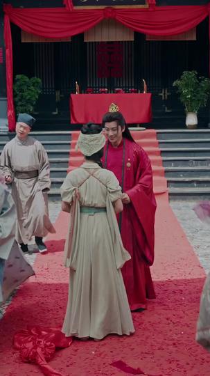 Revenge Wears the Crown Episode 6