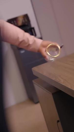 Once Divorced, He Dominated the Game Episode 1