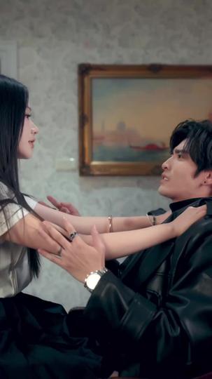 撞進死對頭身體後，被他求婚了 第8集