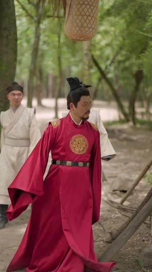 Through Shadows, She Reigns Episode 10