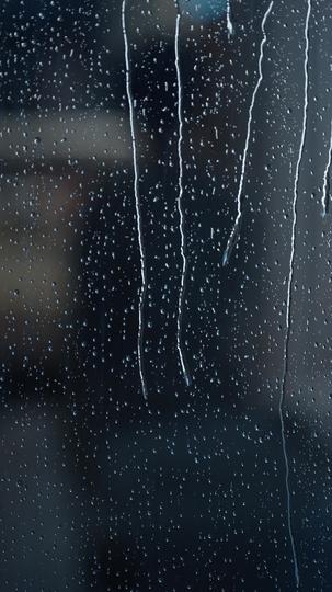 我埋葬于盛夏雪原 第1集