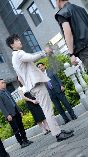 愛を斬り、頂点に立つ日 第 10 話