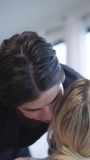 Die Bestie an ihrer Hand 3Folgen