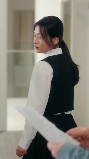 Bow Down, The Killer Queen is Back Episode 8