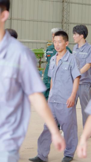 辍学的我进入社会后悔不当初 第9集