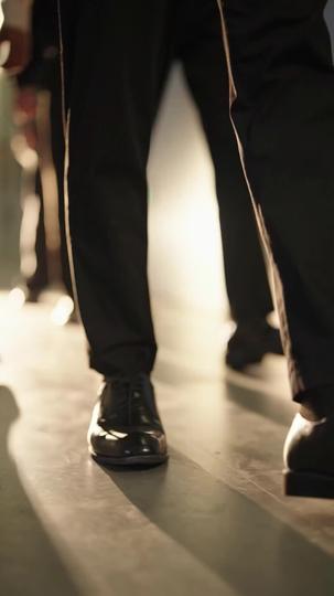 Nach der Scheidung erstrahlt Frau Collins 5Folgen