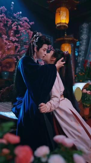 She Played Her Cards, He Lost His Heart Episode 8