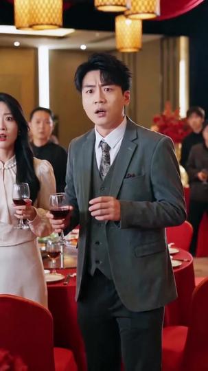 Crown for Me, Crumbs for You Episode 2