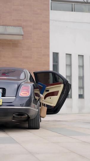 Terjebak di Antara Tatapan Episode 11