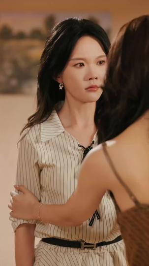Istri Rahasia Raja Hiburan Episode 8