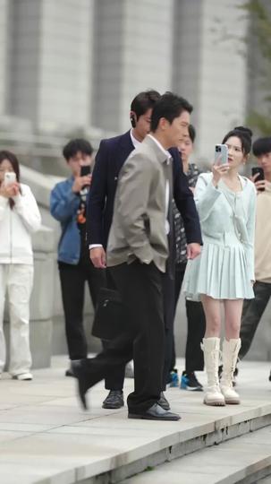  سلطتي طاغية، كيف تجرؤ على التشهير بي عبر الإنترنت 3مجموعة