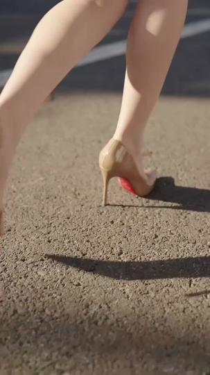 L'Eroe Che Cammina Tra Noi Episodio 1