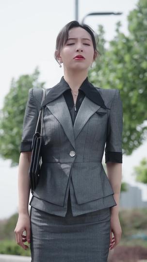 عودة المستضعف: أربع أخوات يندمن (مدبلج) 3مجموعة