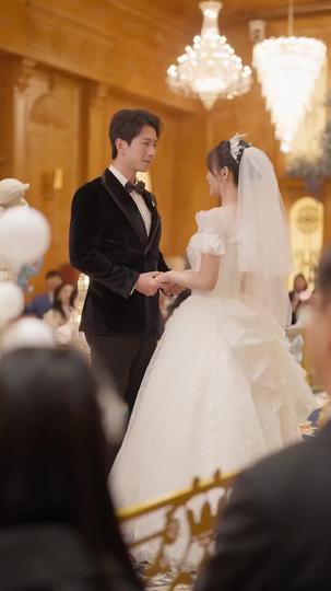 Reborn to Let Him Have Her Episode 6