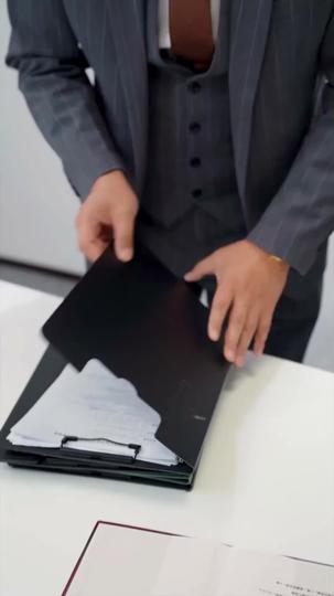 Grisalha a Vistosa, Amor a Cinza 6Episódio