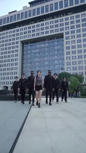 His Glorious Return: Valor in Love Episode 1