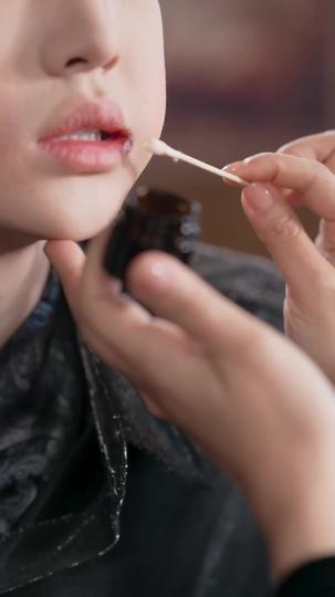 Seduje al tío de mi prometido Episodio 10