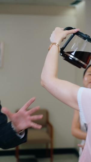 Geheim verheiratet, Schwanger vom Chef 10Folgen