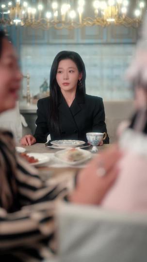 觉醒后，律政千金她不装了 第2集