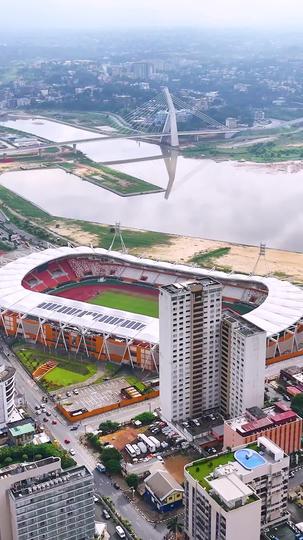 Quand la Star du Hockey Regrette l'Amour Perdu Épisode1