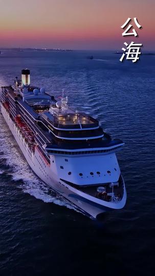 觉醒当天，荆棘为冕 第1集